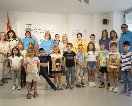 Imatge de la noticia Avui, Dia Mundial de la Higiene de Mans: 199 nens de 1r curs de la Ribera aprenen l’hàbit amb ‘Salut i Escola’