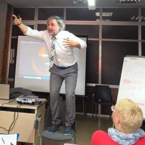 El consultor Lluís Serra, expert en eCommerce, durant el seminari impartit a la Ribera d'Ebre.